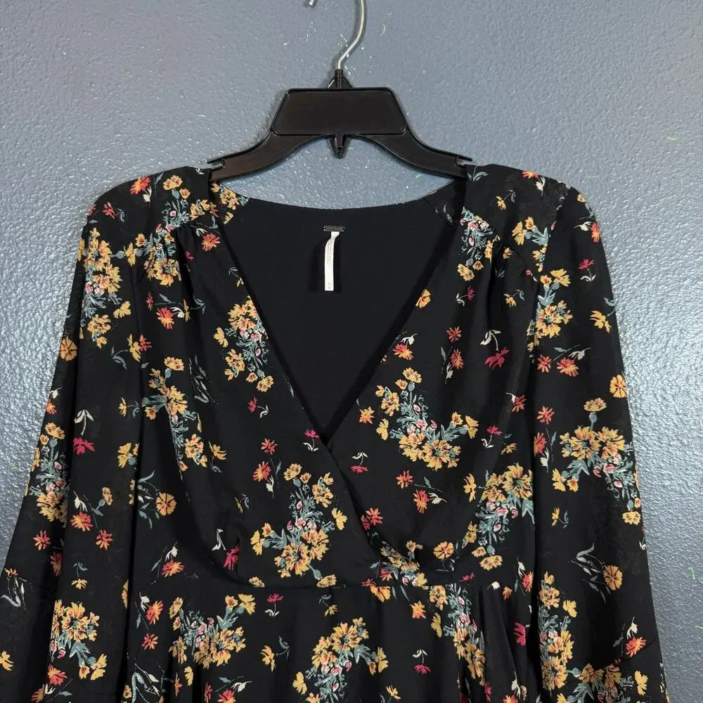 Free People M women’s black flowers dress Lilou